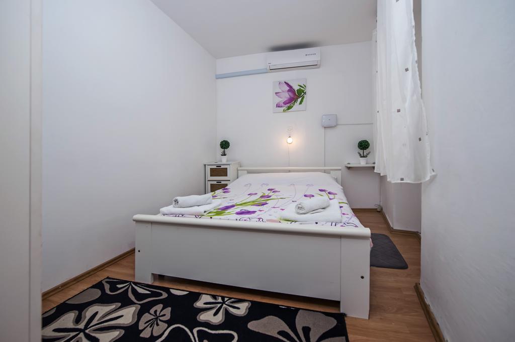 Apartment Rogic 로비니 외부 사진